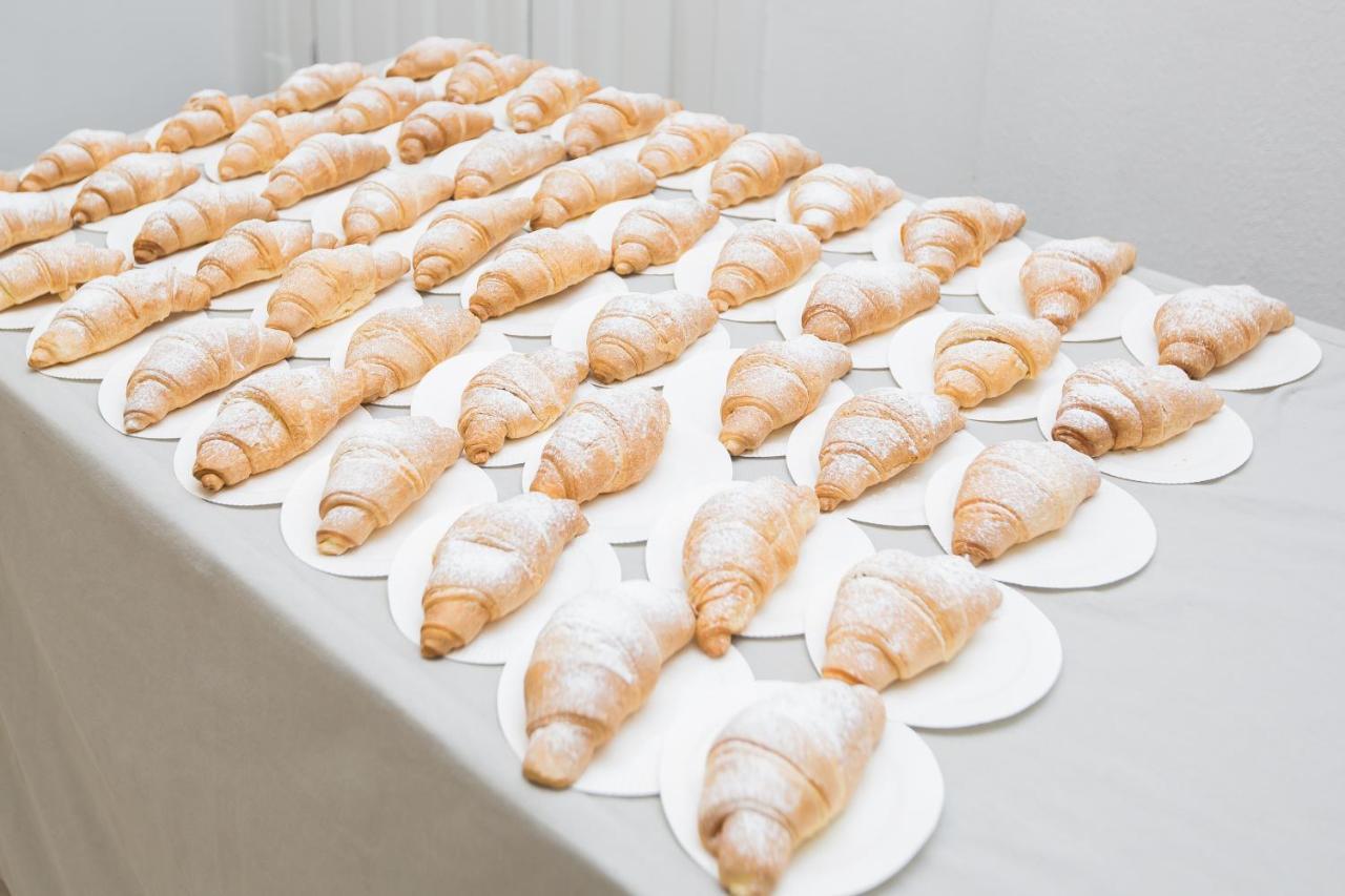 Hotel Elefantino Grey - Free Breakfast & Brunch Until 13-00 - Vicinissimi A Mirabilandia Морской Милан Экстерьер фото